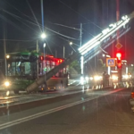 Смерть водителя после столкновения автобуса с трамвайным столбом в Павлодаре