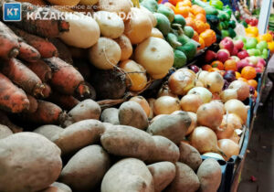 Цены на продукты в Казахстане продолжают снижаться