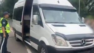 В Алматы пьяный водитель вез детей в лагерь