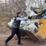 Павлодарцы собрали 2000 тонн мусора на общегородском субботнике