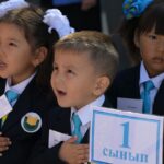 Аким Павлодарской области поздравил школьников с Днем знаний