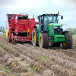 Уборочная кампания в Аксу: урожай убран на 40%