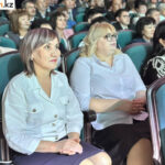 Павлодарских педагогов поздравили с Днем учителя