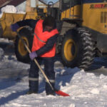 Более 250 рабочих занимаются уборкой снега в Павлодаре