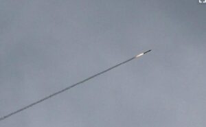 Удары Израиля и США по Ирану: Тегеран ответил ракетными атаками