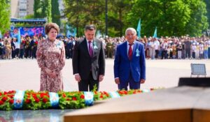 В Восточном Казахстане почтили память героев и ветеранов войны