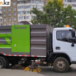 Павлодарские коммунальщики закупили новые пылесосы для уборки улиц