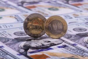 Курс доллара упал до 440 тенге в сентябре, закрепляя позиции тенге