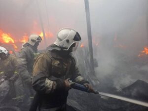 Токаев поручил оснастить спасателей современными средствами защиты